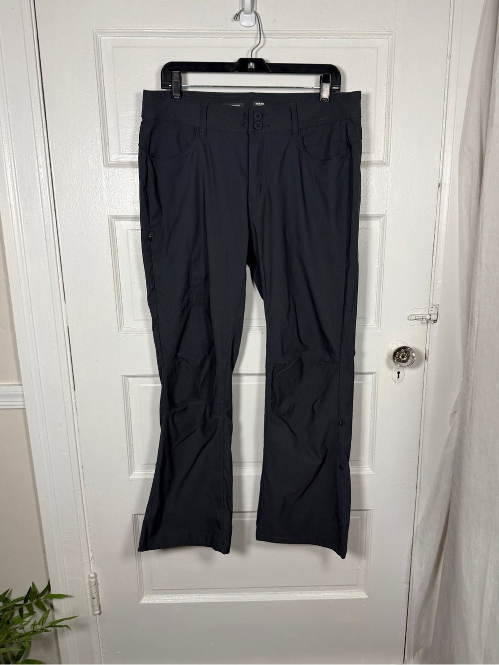 prAna Halle II Gray Pants Stretch Hiking Roll Up Bootcut Womens 12 Short Outdoor